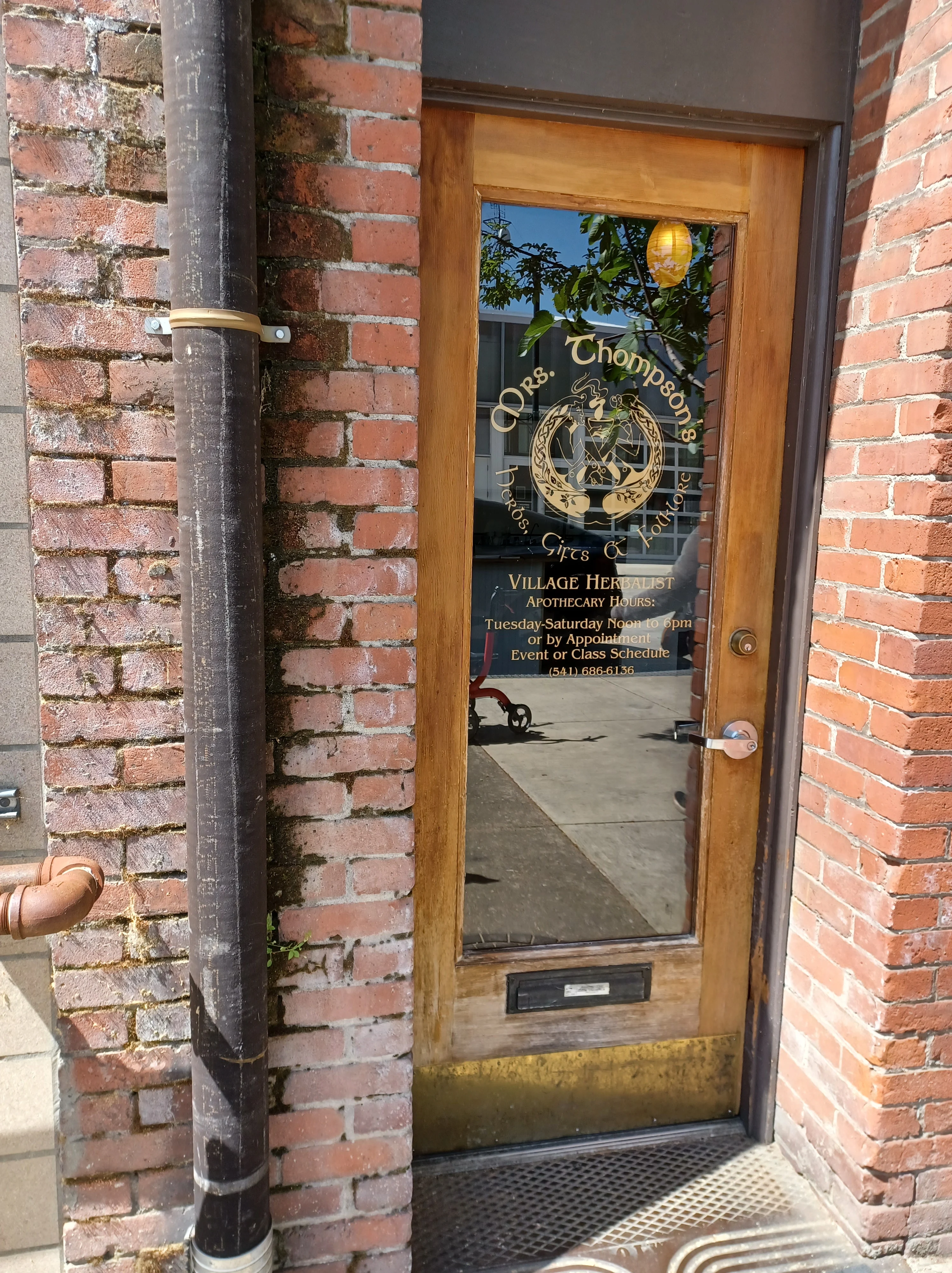 Current West Park Street entrance to Mrs. Thompson’s apothecary