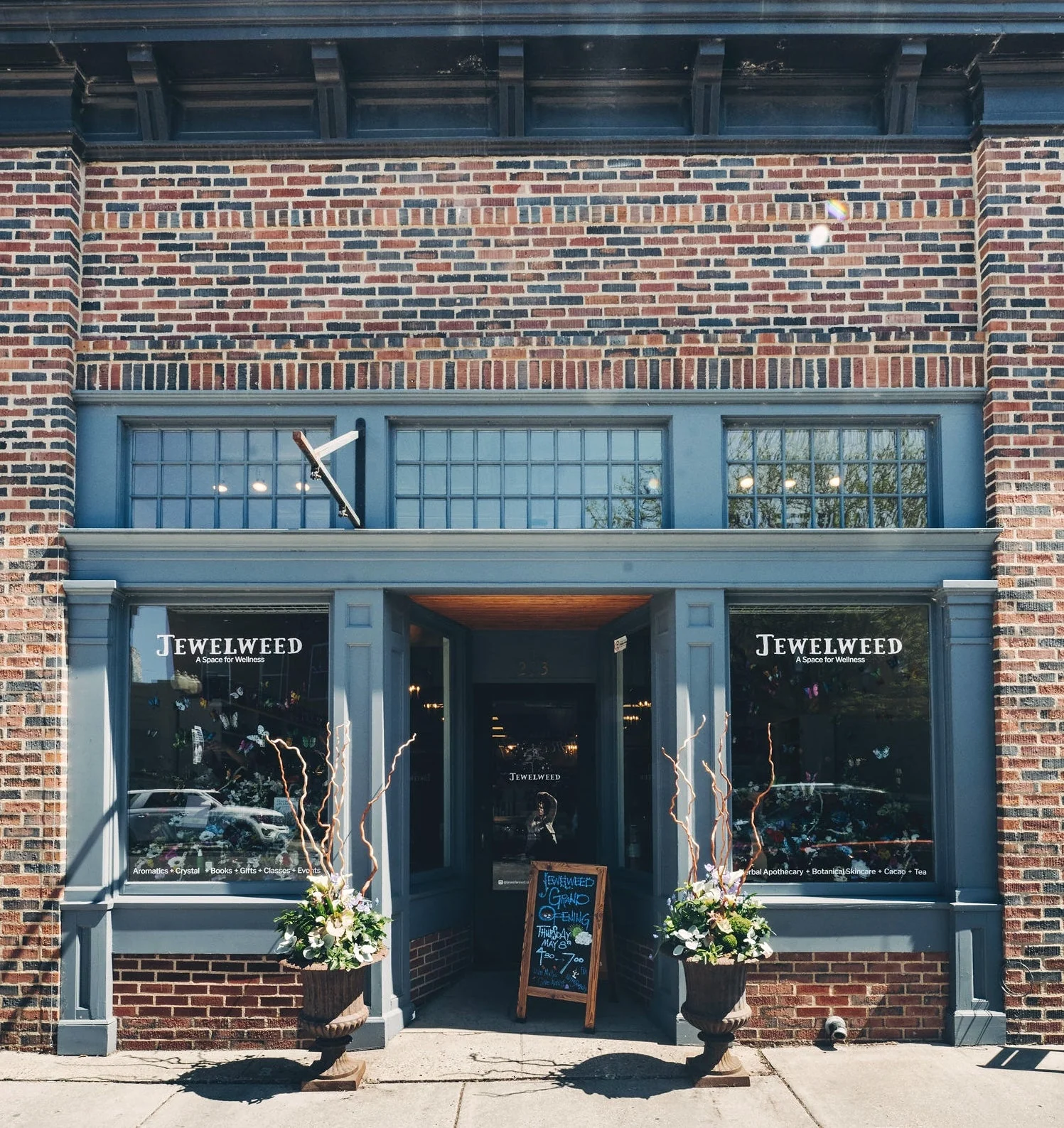 Jewelweed storefront in Excelsior